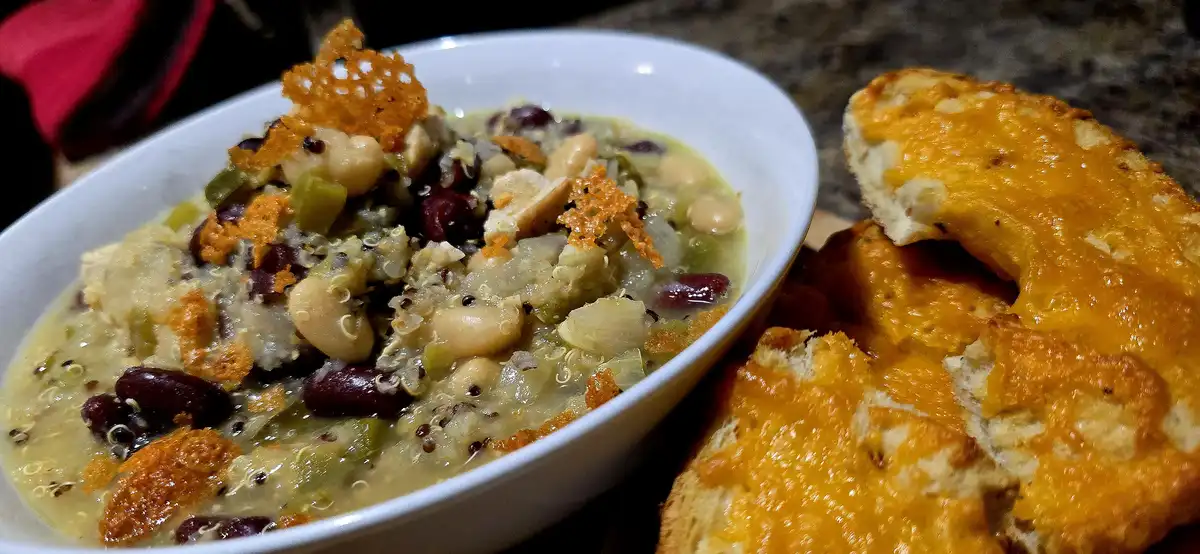 Deliciously Creamy White Chicken Chili Recipe