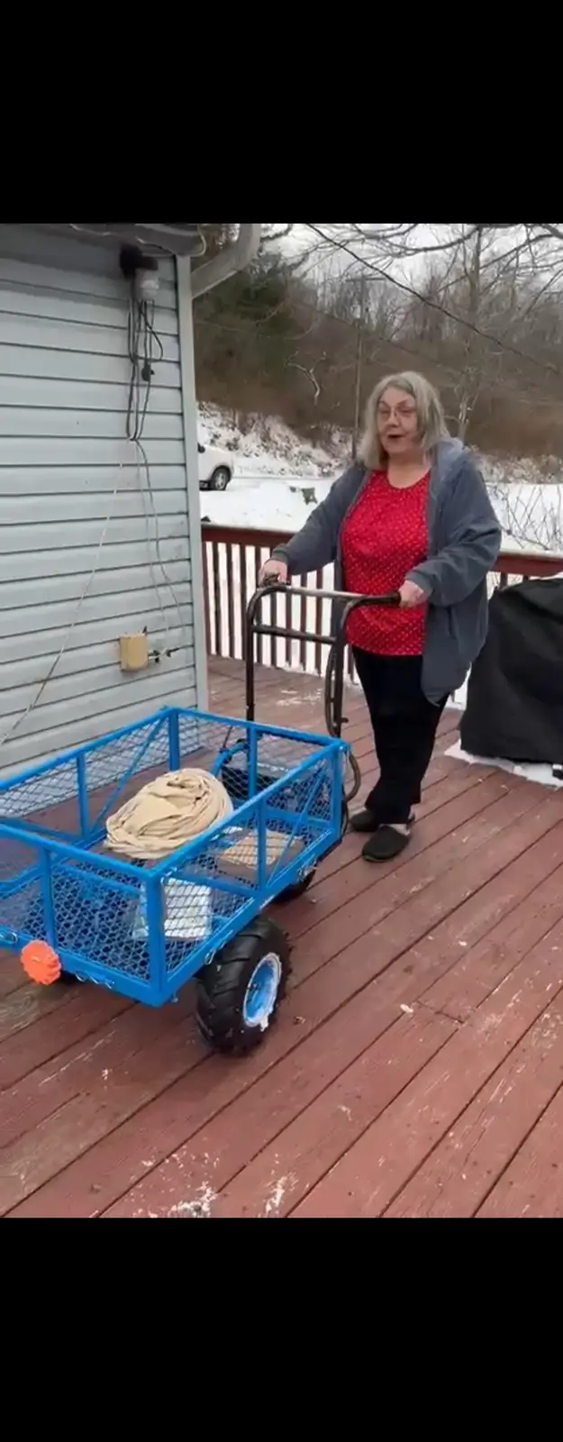 Thrilled to have found the perfect gift for my mom—it brings me so much joy!