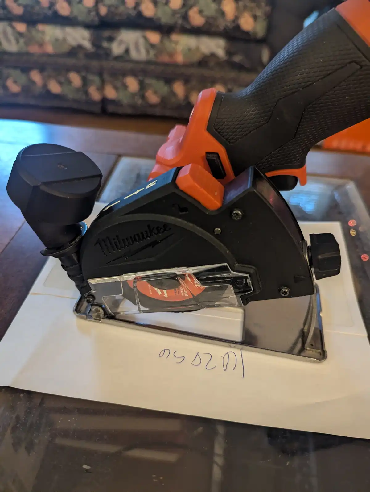 Dust shroud for the Milwaukee Cut Off Tool: A must-have!