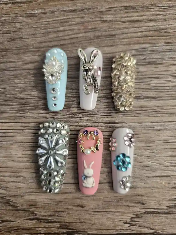 Crafting Nail Art: Exploring Pastel Glitter Inspirations