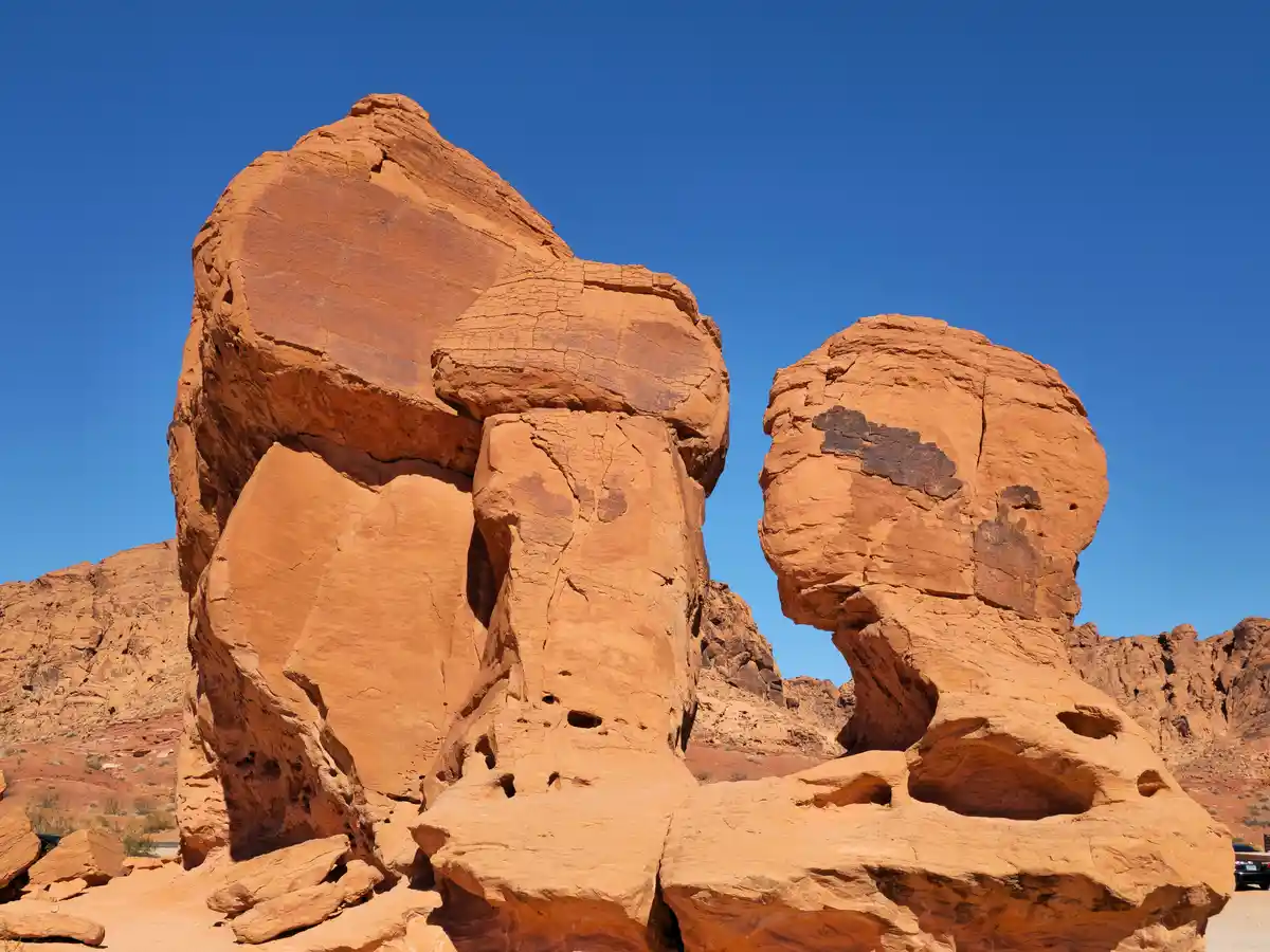 Exploring the Seven Sisters in Nevada's Valley of Fire