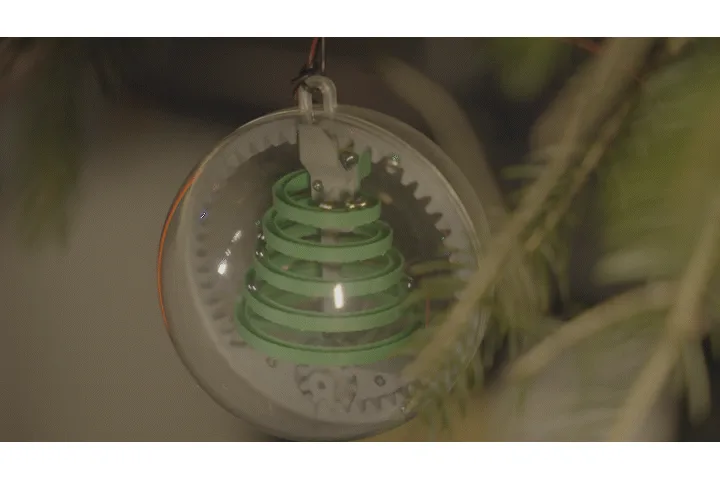 Check out the Christmas ornament I crafted with my Marble Machine!