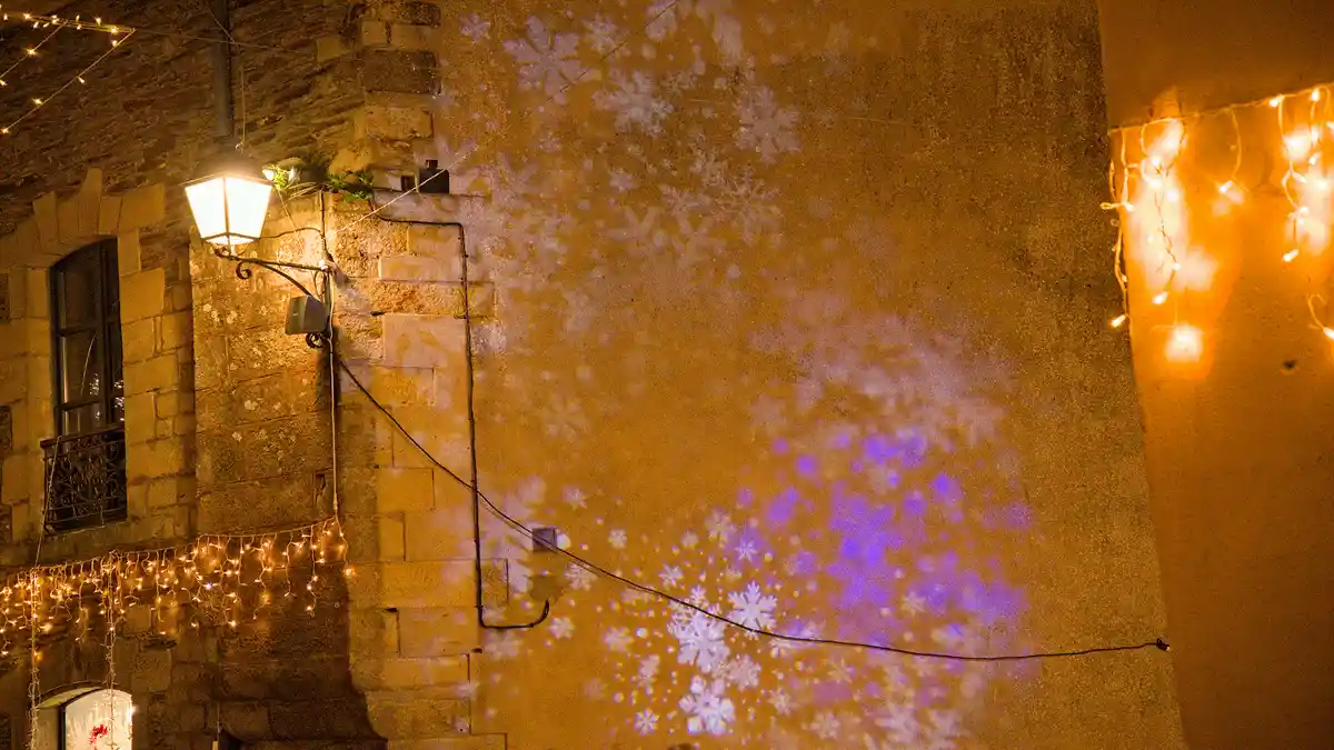Capturing Christmas Magic: My Journey to Create GIFs from Blinking Lights