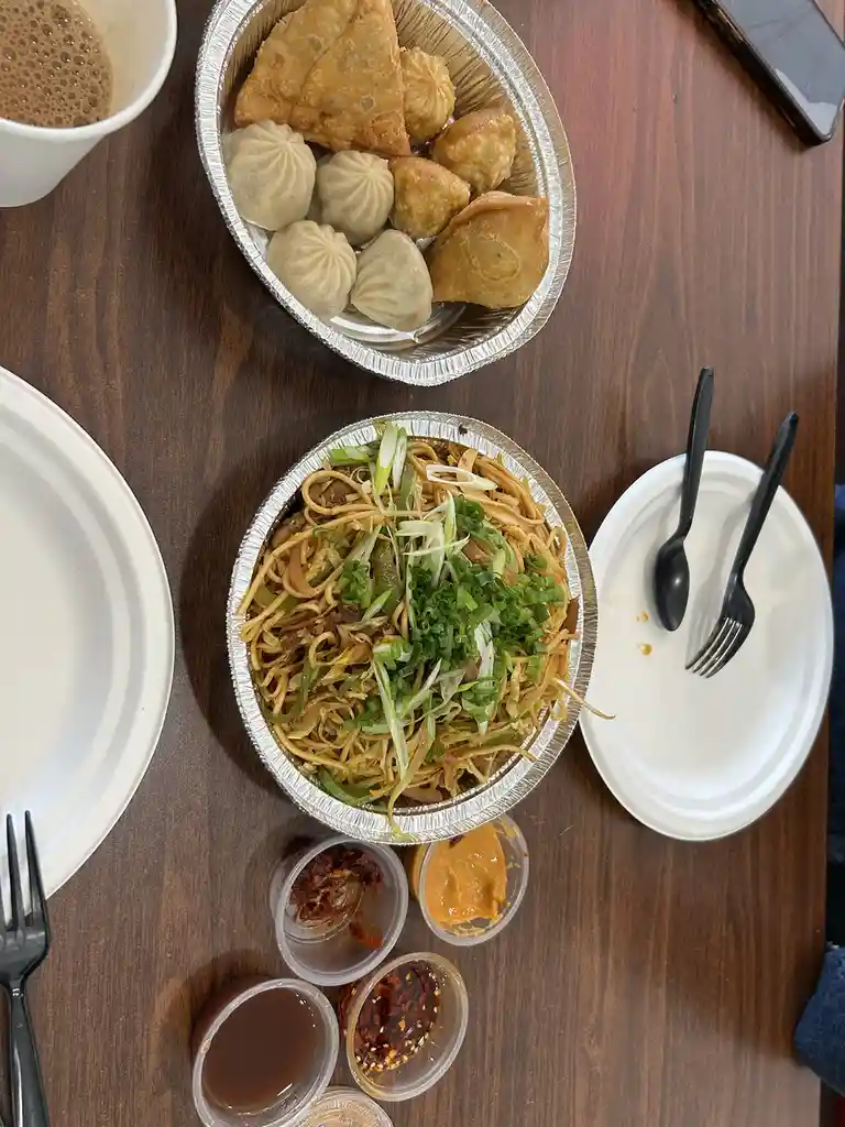 Cccccccchhhhhoooooowwwwwmmmmmmmeeeeiiiinnn & delicious Momos