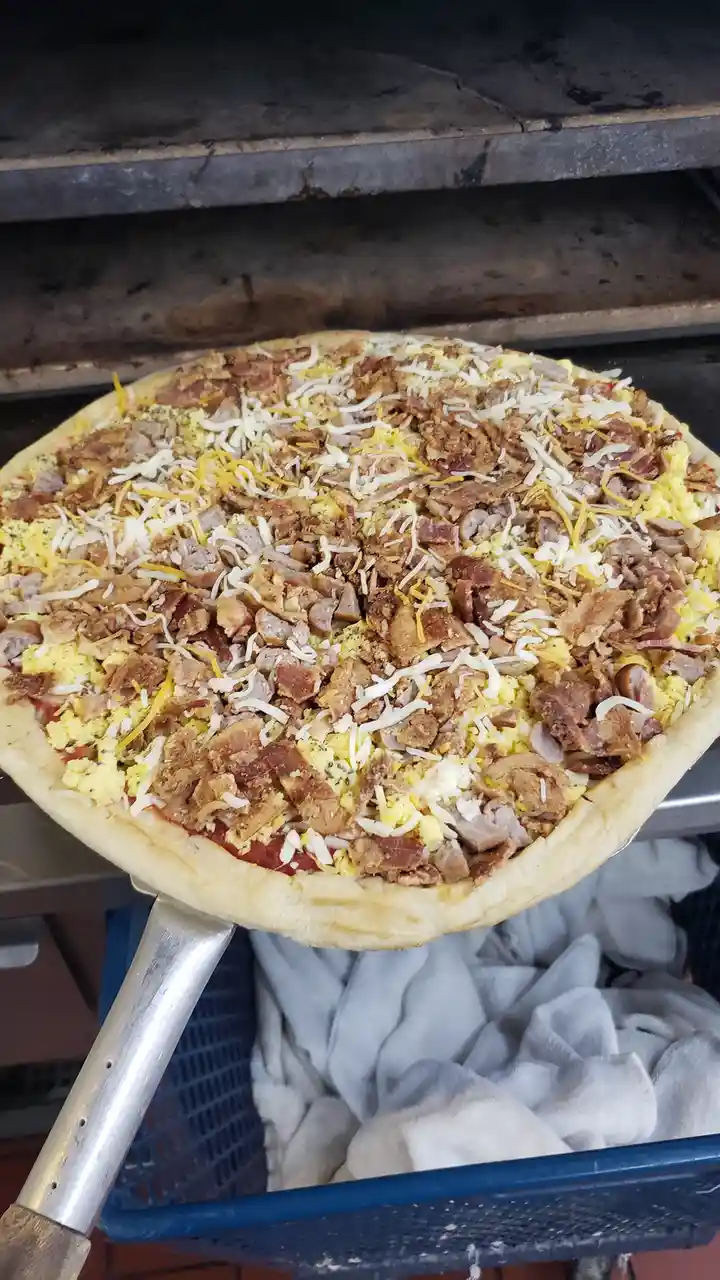 Breakfast Pizza: The Ultimate Morning Delight!