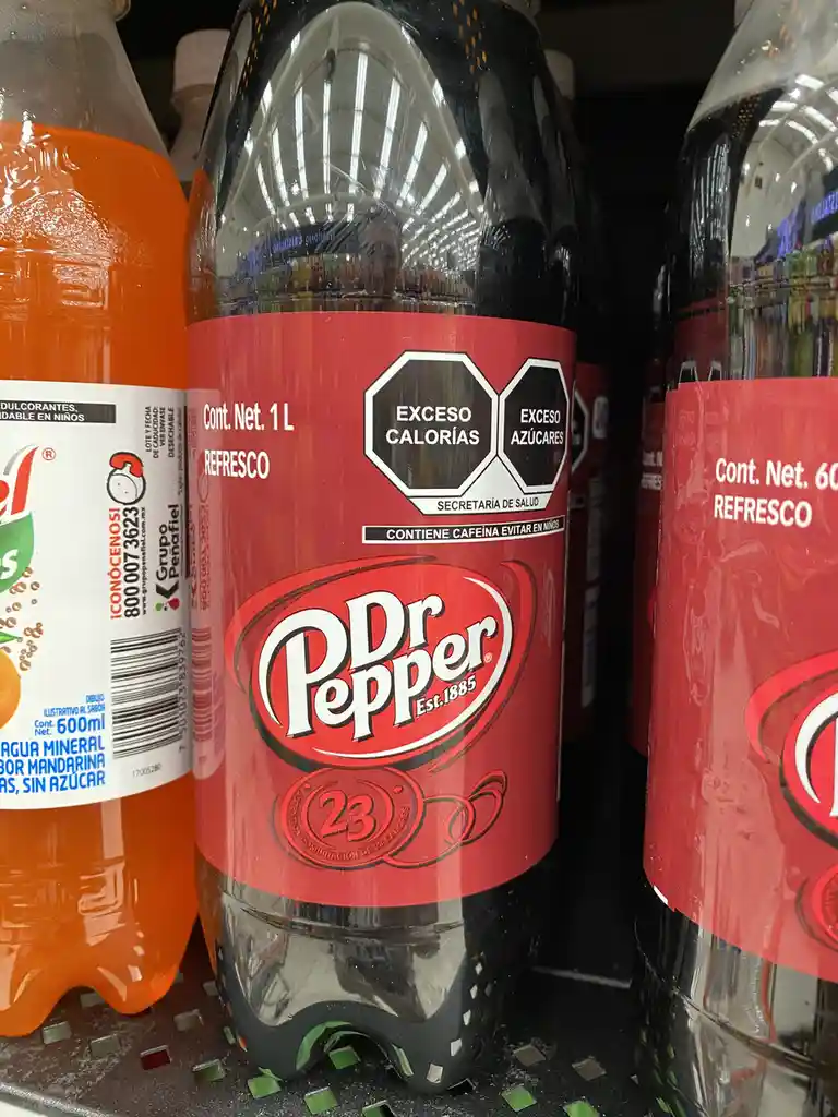In Mexico, unhealthy food gets a black badge of shame – making healthy shopping a breeze!