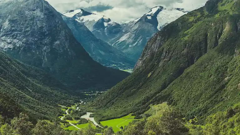 In Vestland county, Norway, Hjelledalen valley showcases extreme topography. Located inland from Nordfjorden, a 66-mile…