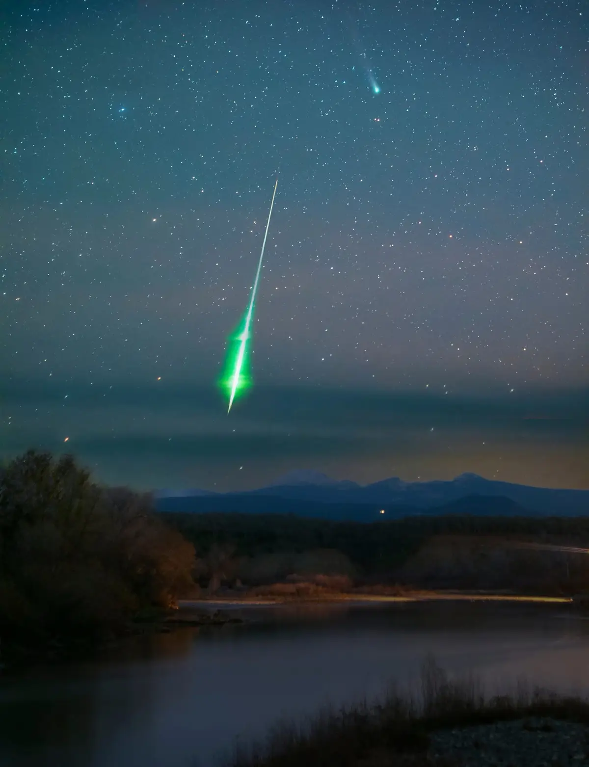 The Spectacular Comet: A Celestial Wonder
