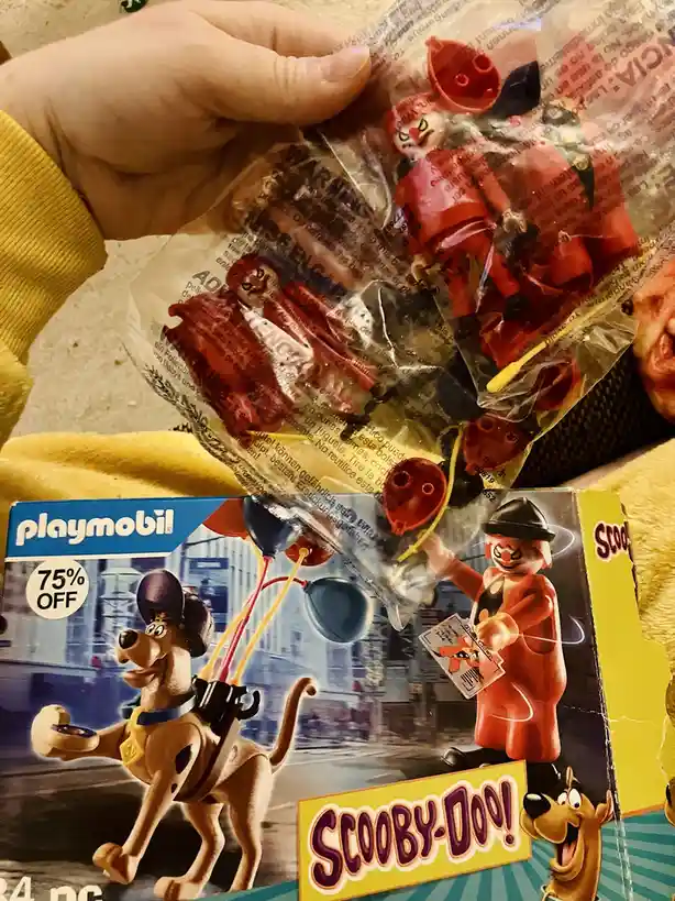 My Four-Year-Old's Christmas Surprise: A Scooby-Doo Disappointment with Clowns!
