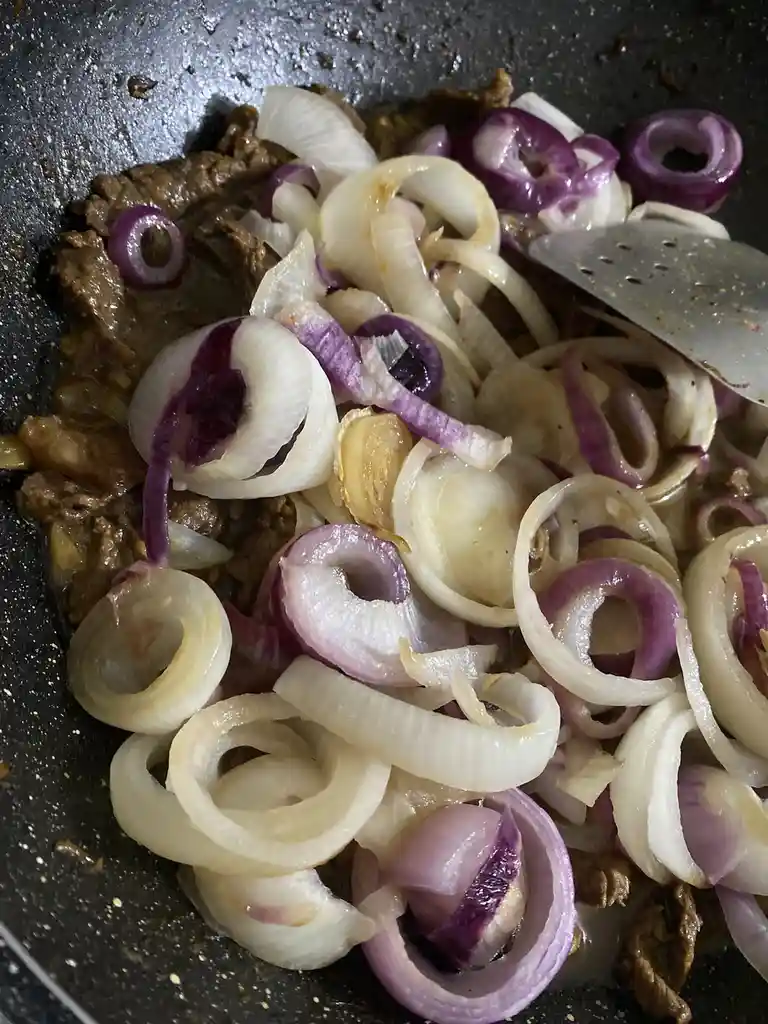 Sharing Culinary Adventures: Imgur's Asian Food Diaries