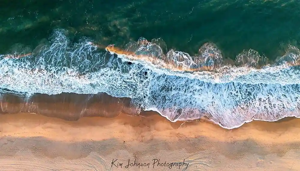 The Majestic Ocean: Where Waves Meet the Horizon