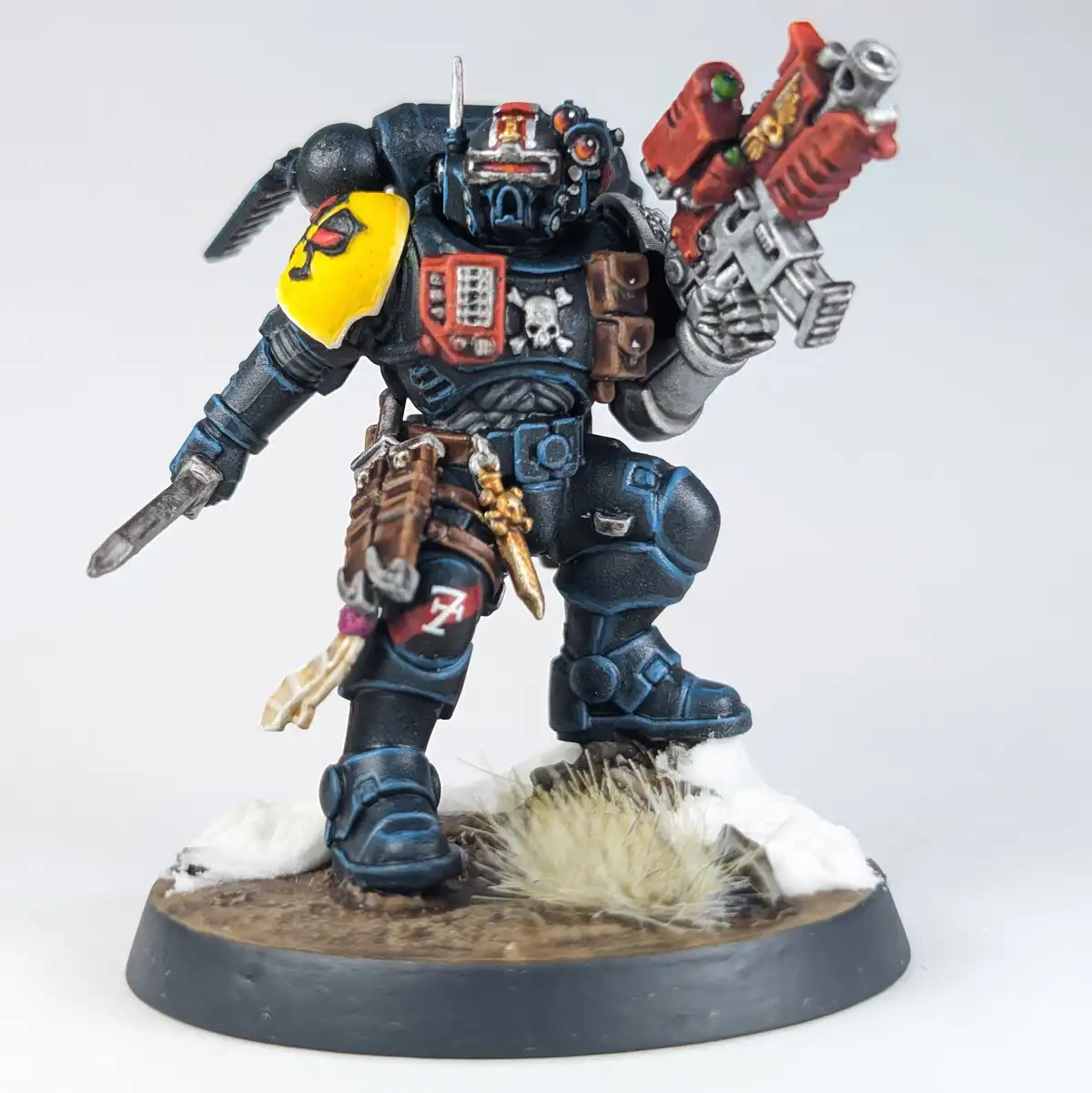 Meet the Deathwatch Lieutenant rocking Phobos Armor