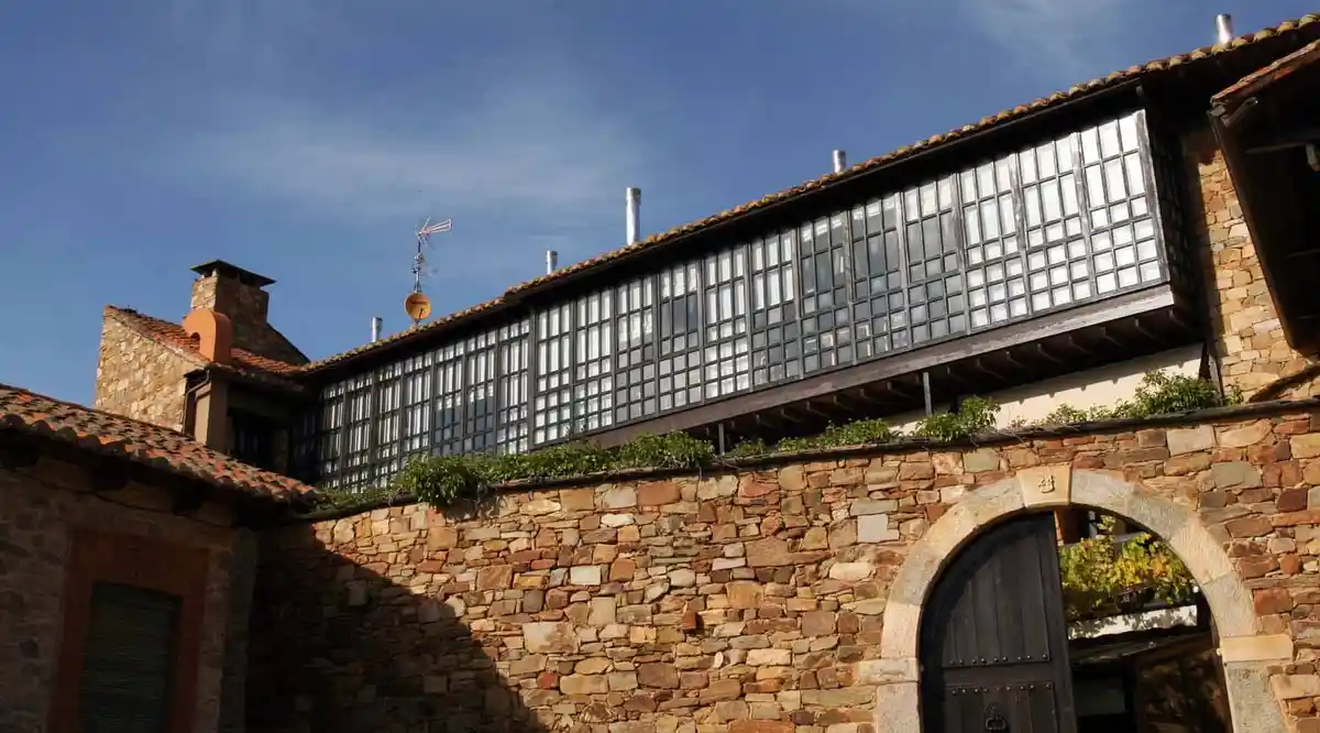 Discover the charm of Castrillo de los Polvazares in León, Spain!