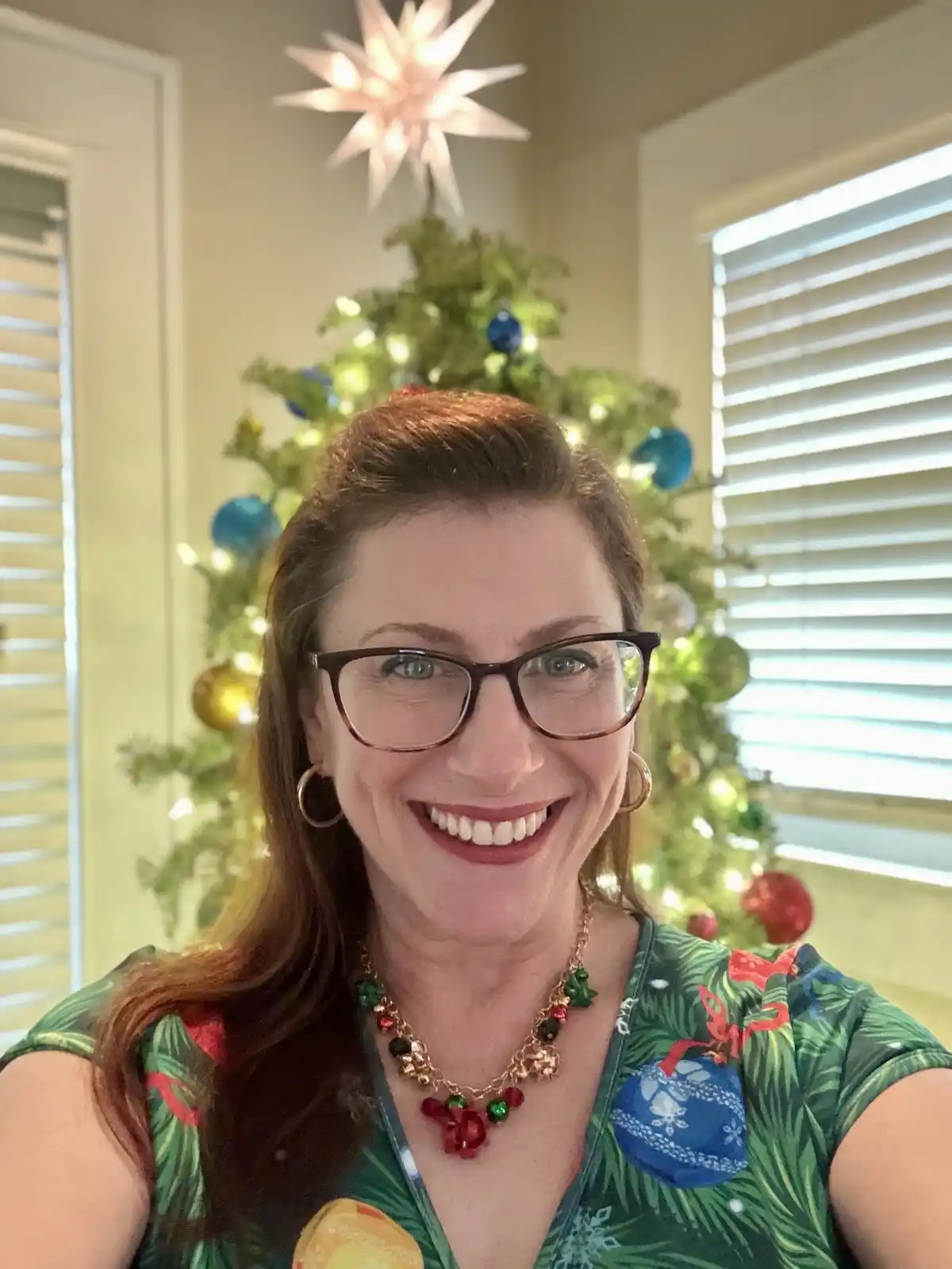Happy Holidays, y'all! Let's spread the cheer!