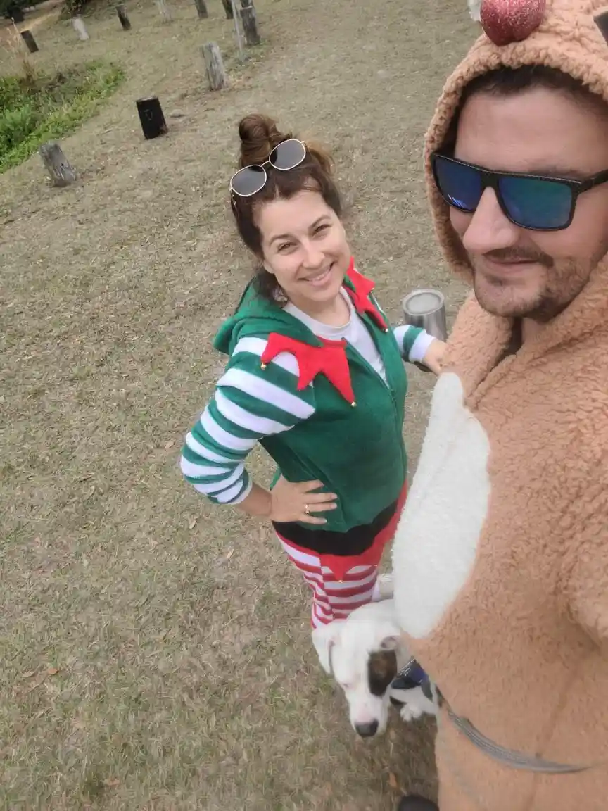 Wishing you a Merry Yuletide from Imgur!