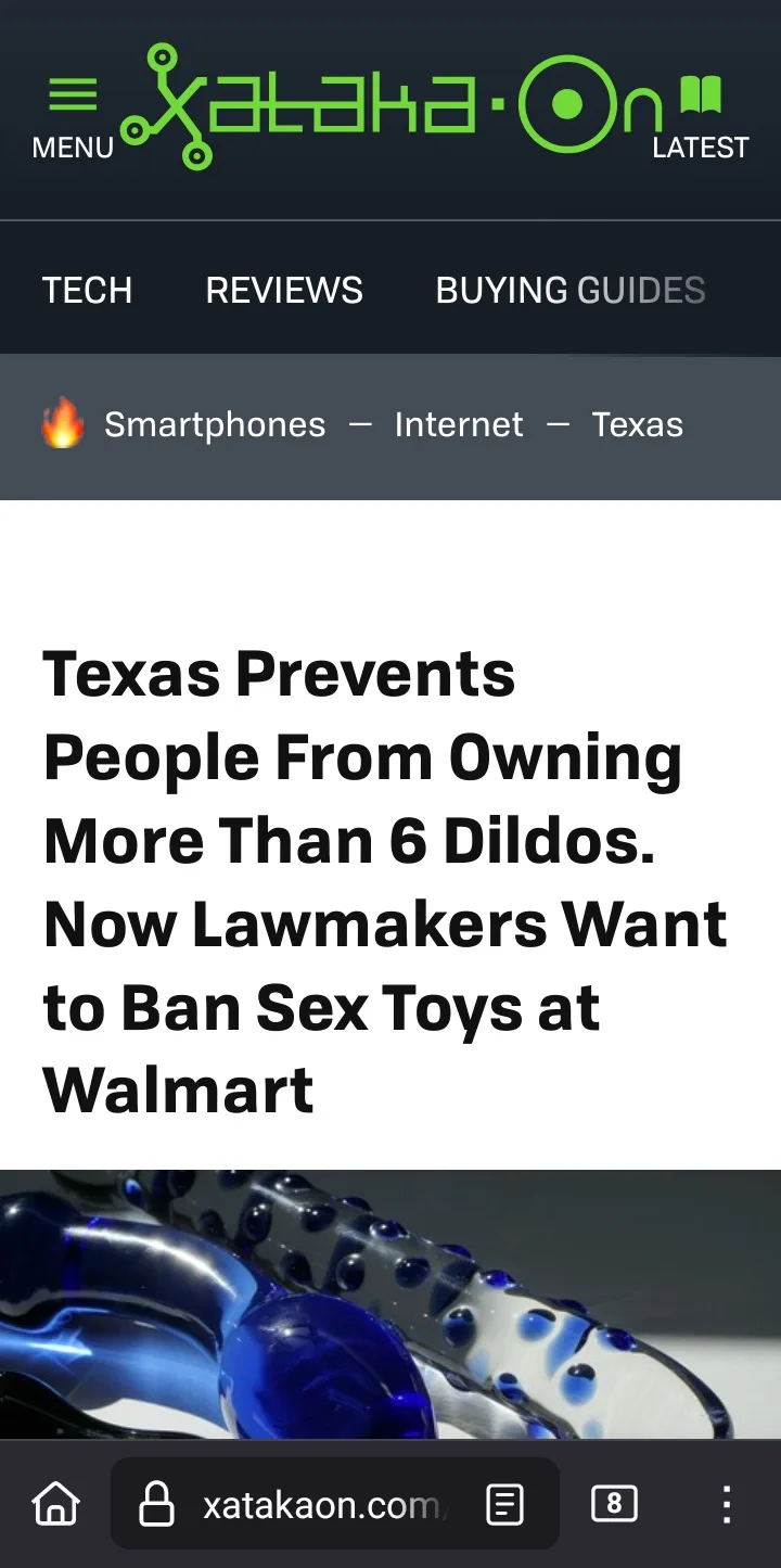 A screenshot of a Xataka On news article header showing a headline about Texas limiting dildo ownership and lawmakers…