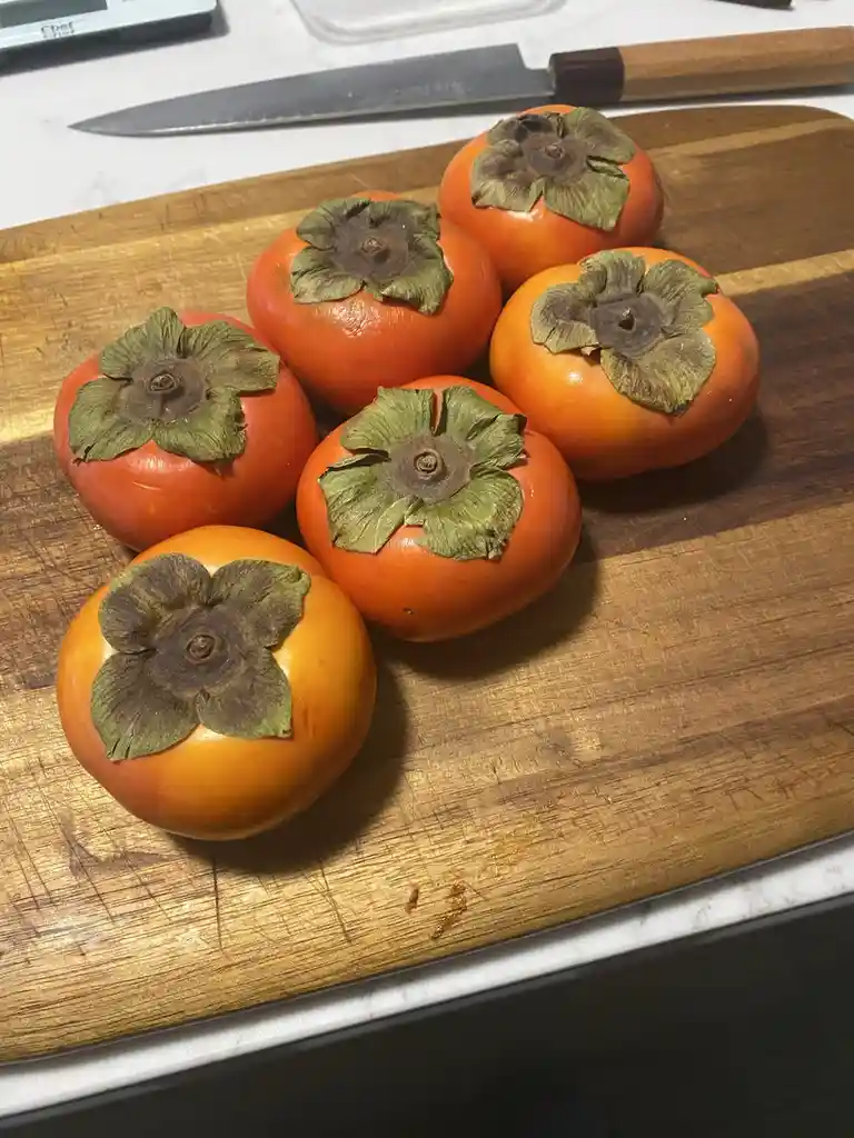 Delicious Persimmon Fruit Jellies to Savor