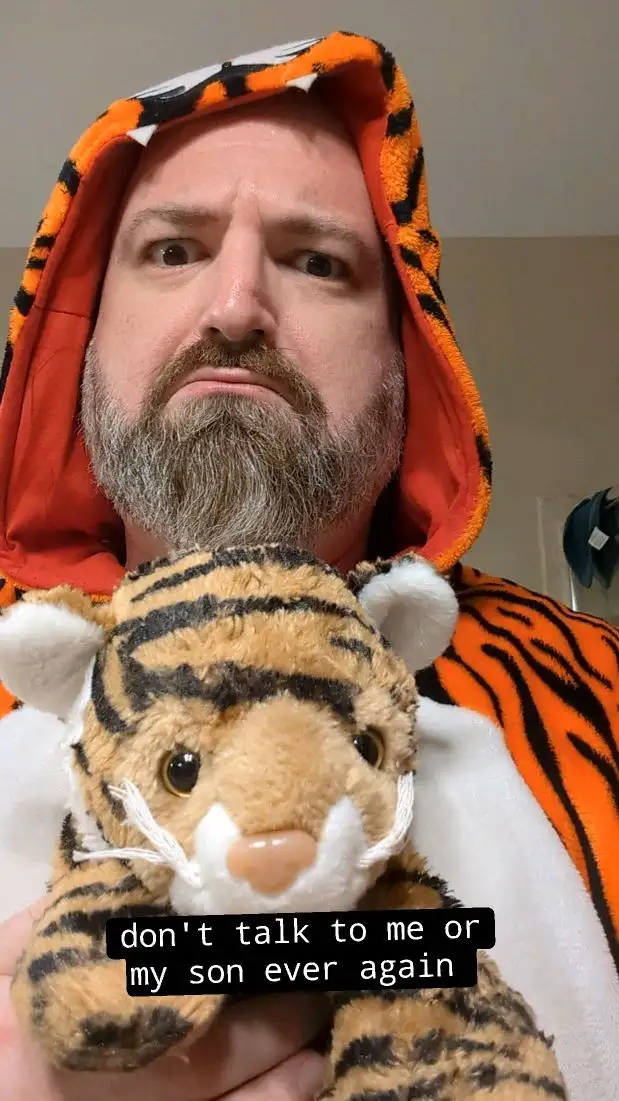 Keeping It Simple with Halloween Karaoke Tonight