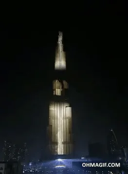 Spectacular New Year Fireworks Lighting Up Dubai's Sky