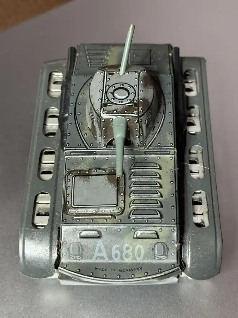 The Incredible Arnold A680 Clockwork Tank: A Mechanical Marvel