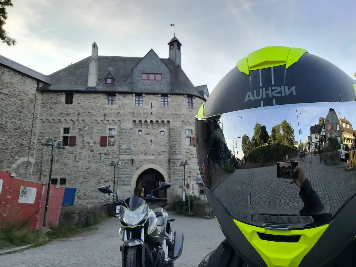 Exploring Schloss Burg: My adventure