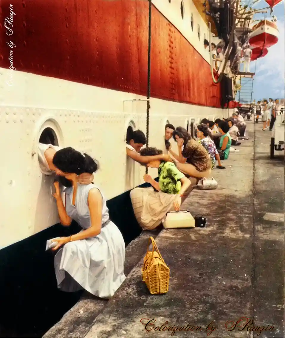 A Heartfelt Goodbye: American Soldiers' Last Kiss Before Deployment to Egypt, 1963