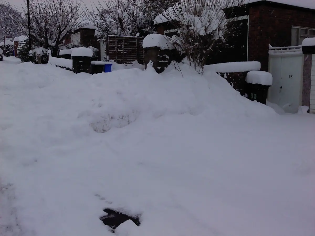 Sheffield's Winter Wonderland: Snowy Memories from December 1, 2010