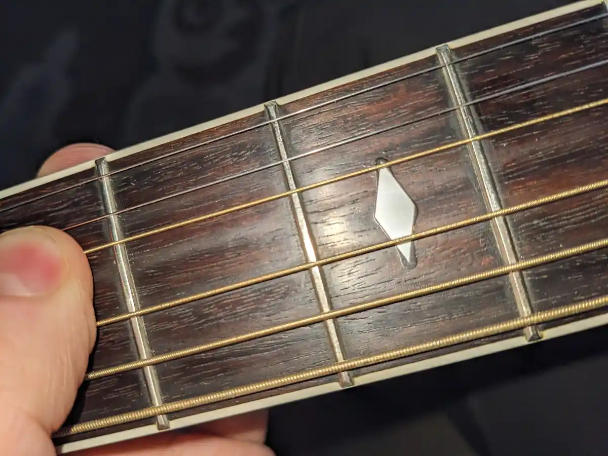 Tips for Eliminating Micro Scratches on Guitar Frets