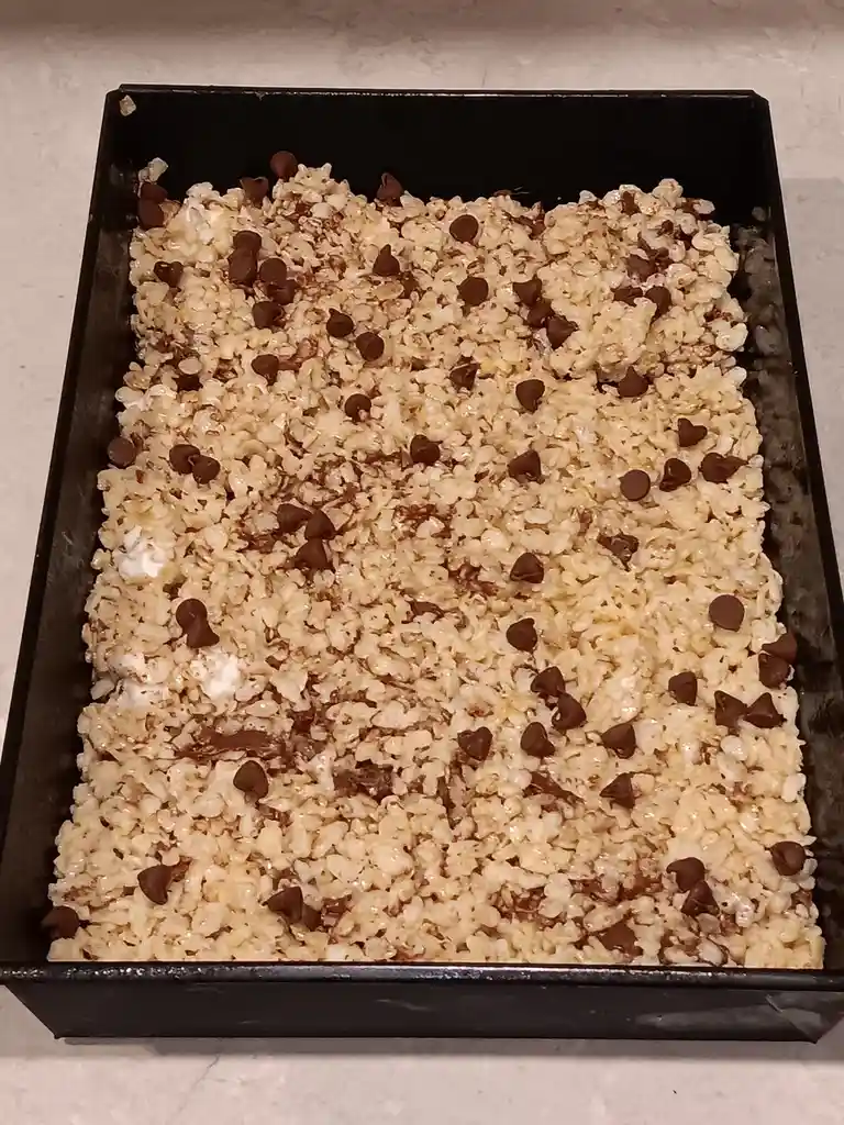 Indulge in These S'mores Rice Krispie Treats!