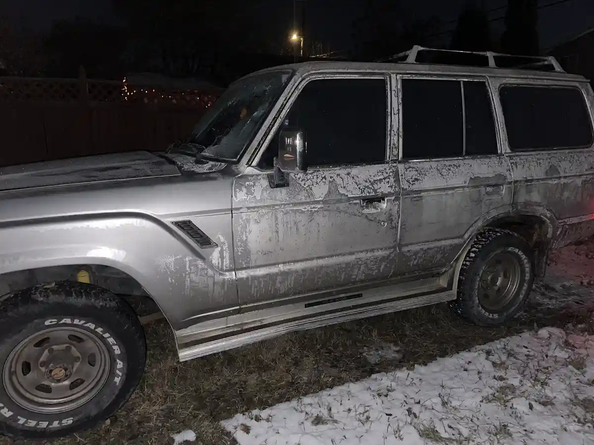 Chilling in Style: The Icy-Cold 1988 Toyota FJ62