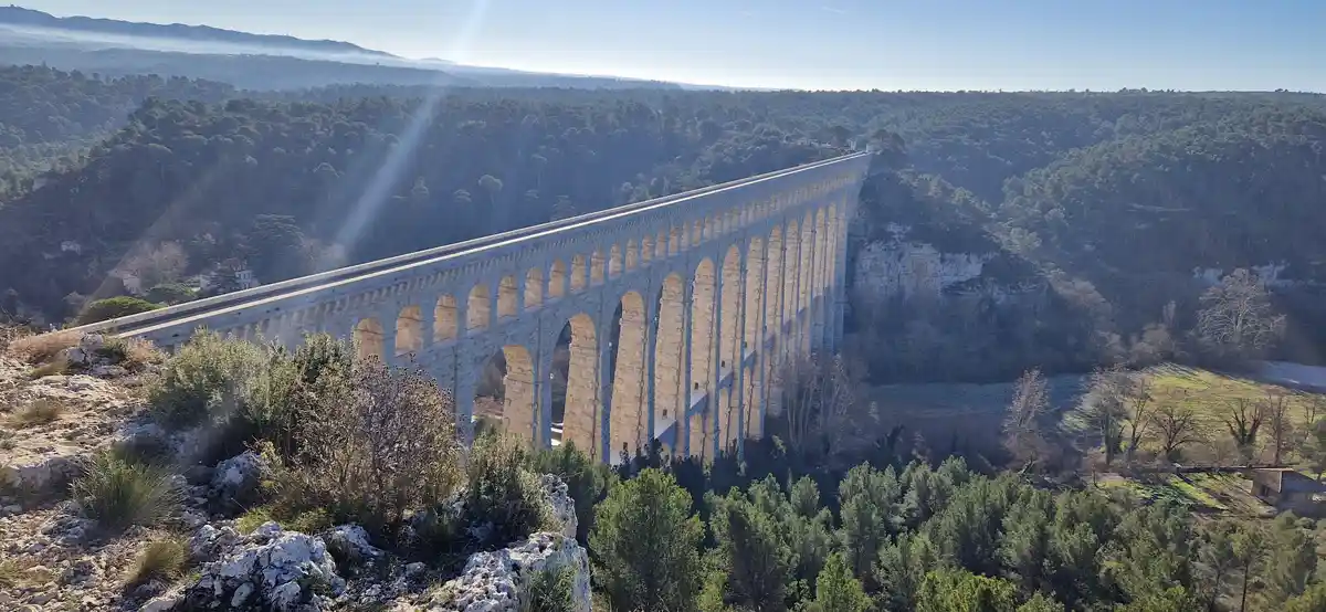 Exploring the Majestic Aqueduc Roquefavour
