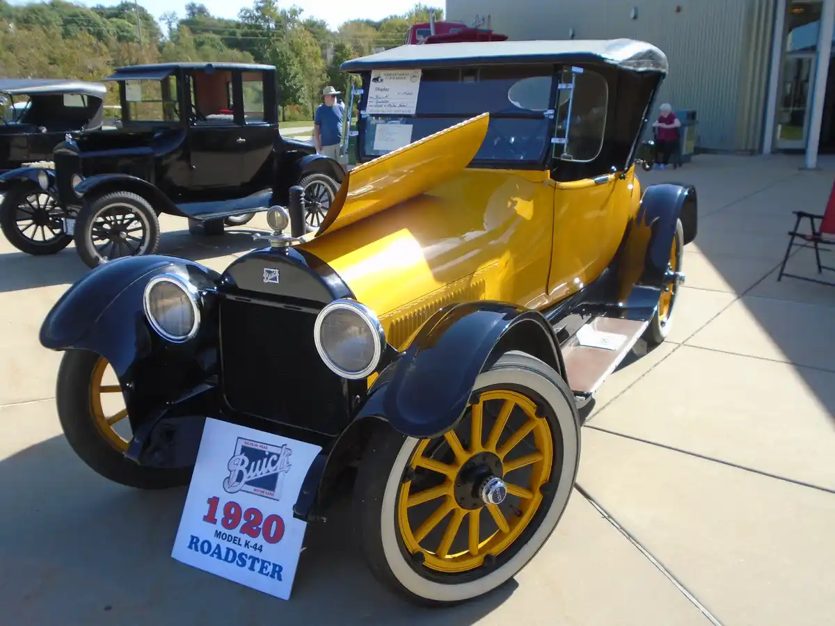 Classic Elegance: The 1920 Buick Model K - 44 Roadster