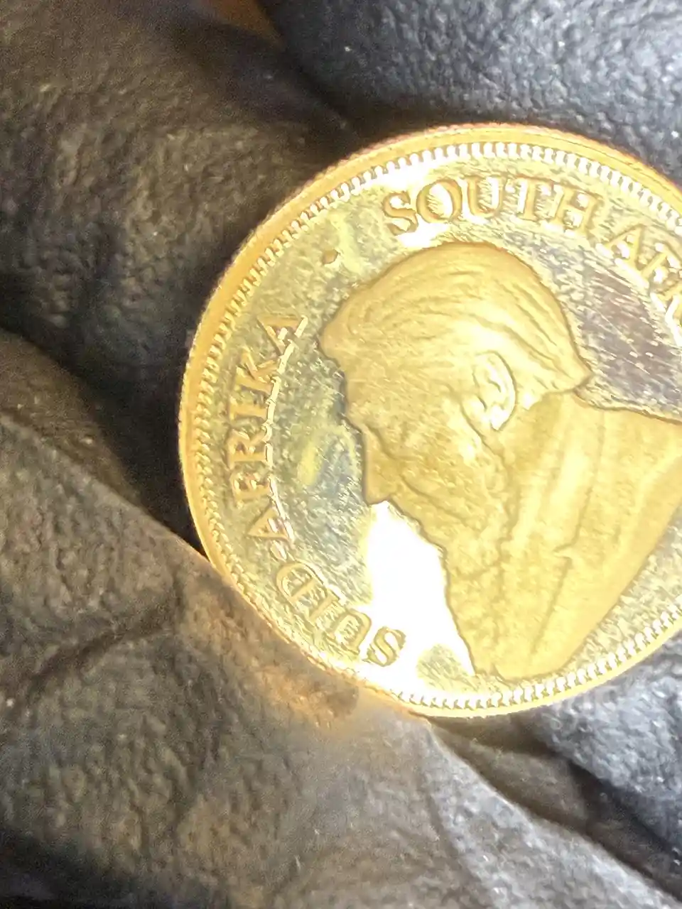 A glimpse of Krug's exquisite 1/4 oz proof gold from 2001.