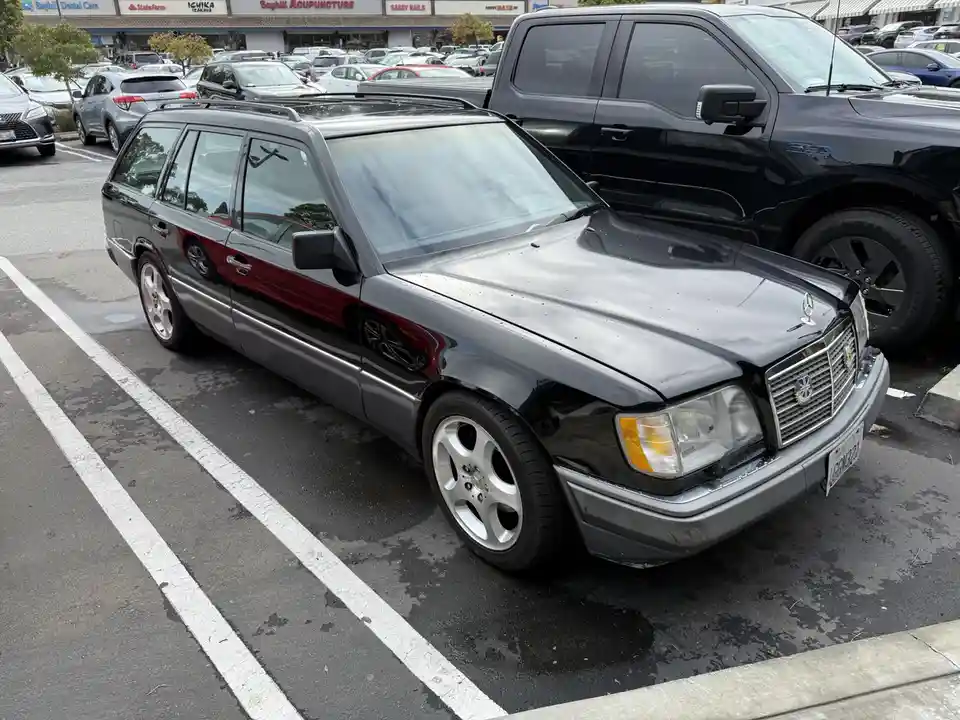 Exploring the Mercedes-Benz E320 4-Door Wagon - Is it a 1995 Classic?