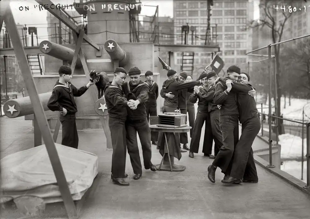 A Glimpse into New York, 1917: The U.S.S. Recruit Wooden Destroyer as a Navy Recruiting Station