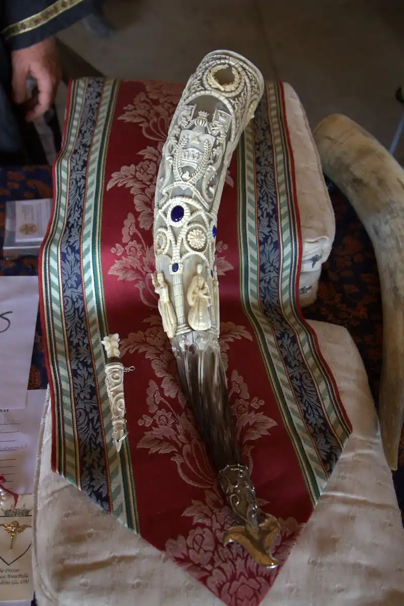 Behold the intricately carved drinking horn I crafted for the Kingdom of Trimaris!