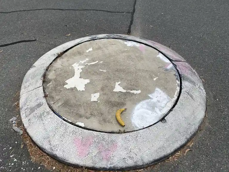 The Tiniest Roundabout in the World