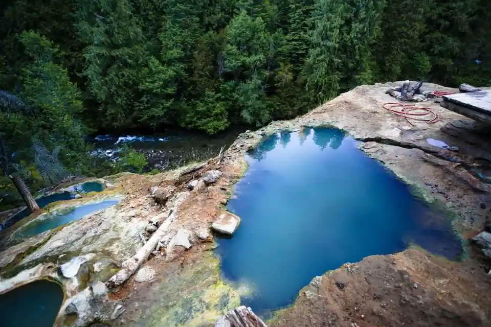 Relaxing at Umpqua Hotsprings