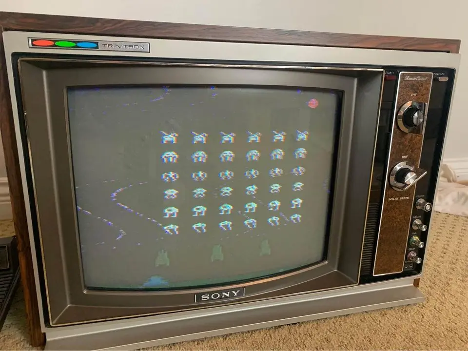 Throwback to the Classic Sony 17" CRT TV from 1972!