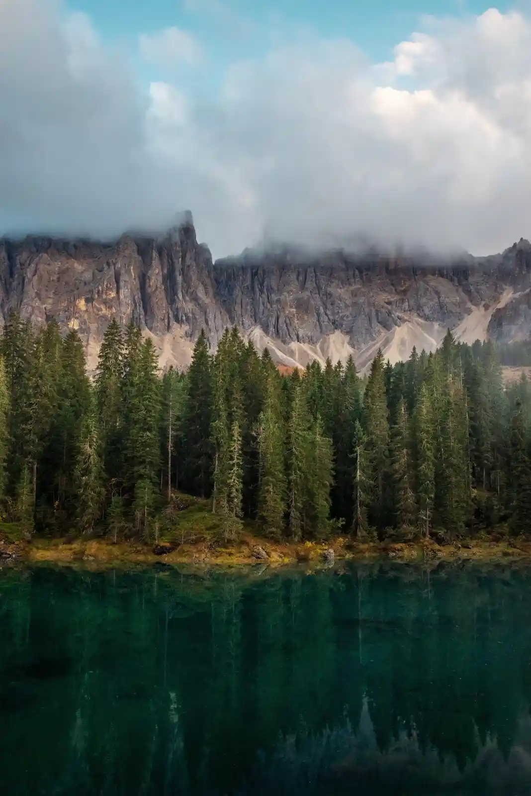 Misty Peaks: Nature's Breathtaking Beauty