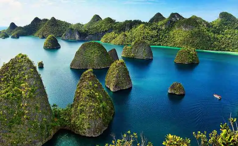 Discover the Beauty of Raja Ampat